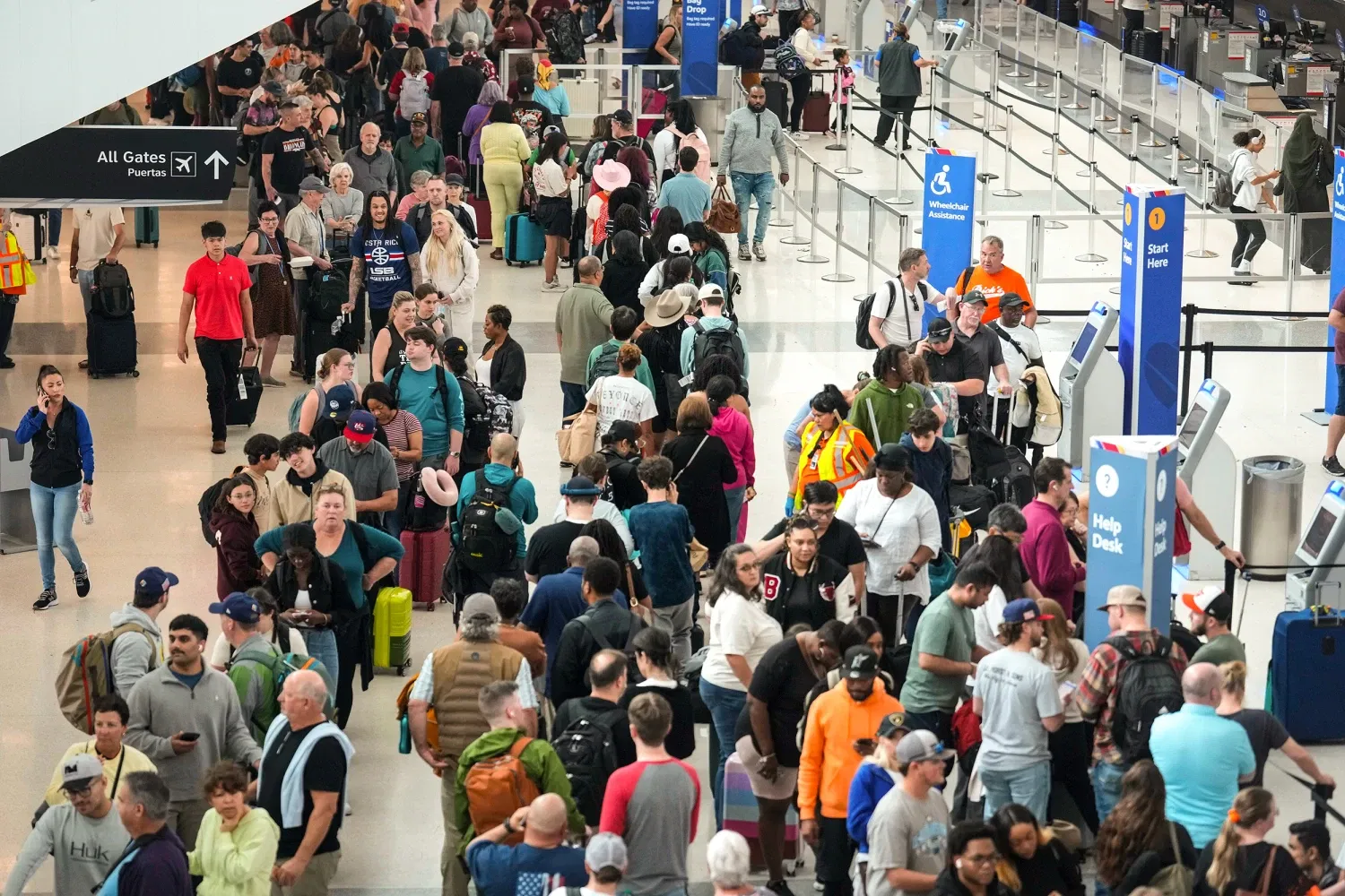 TSA Wait Times Hit 3.5 Hours as Government Shutdown Causes Airport Chaos