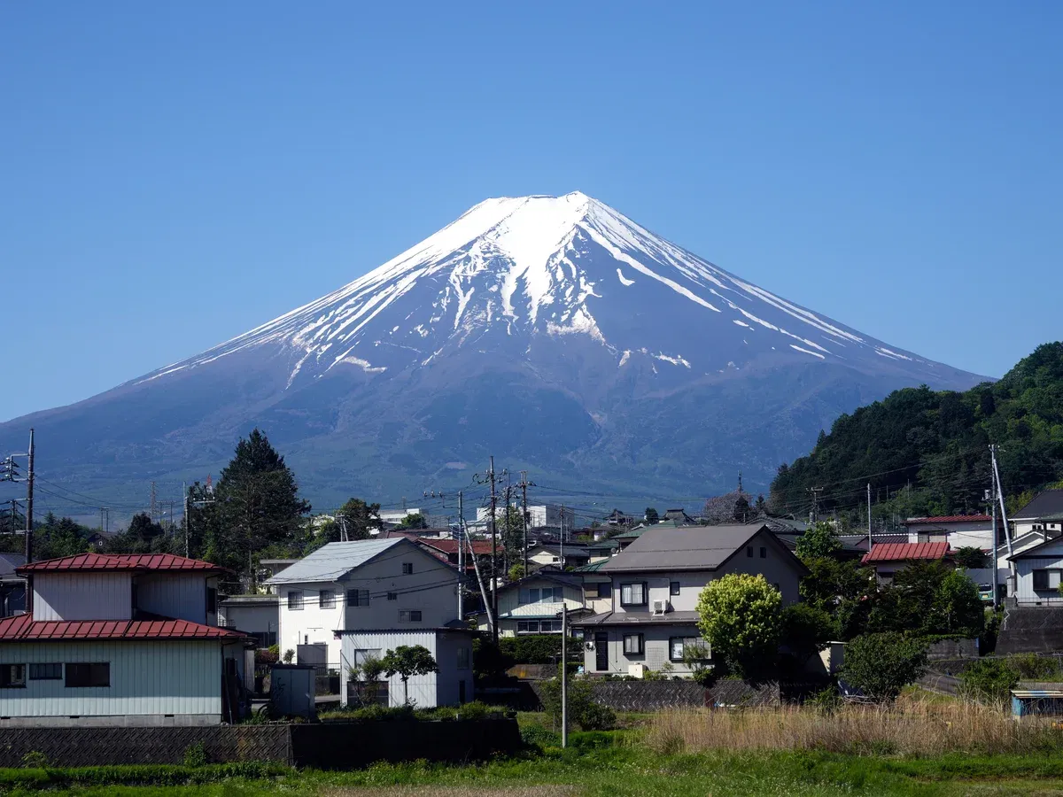 Boy Left on Mount Fuji Sparks Travel Safety Warning