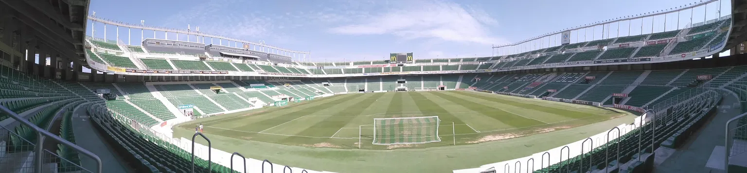 Elche vs Barcelona: A Traveler's Matchday Guide