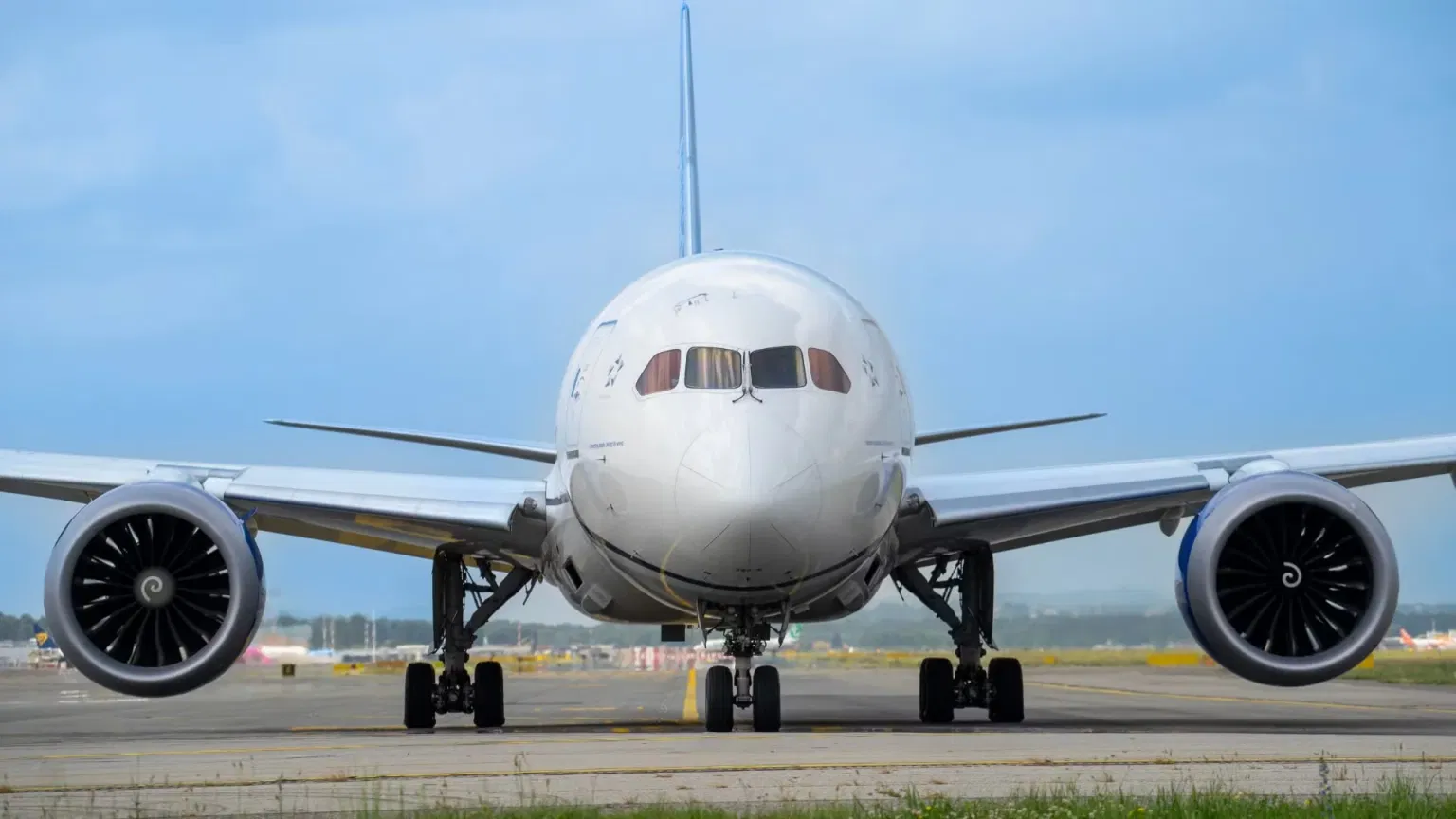 United Airlines Dubai Flight Suspension Until March 2027