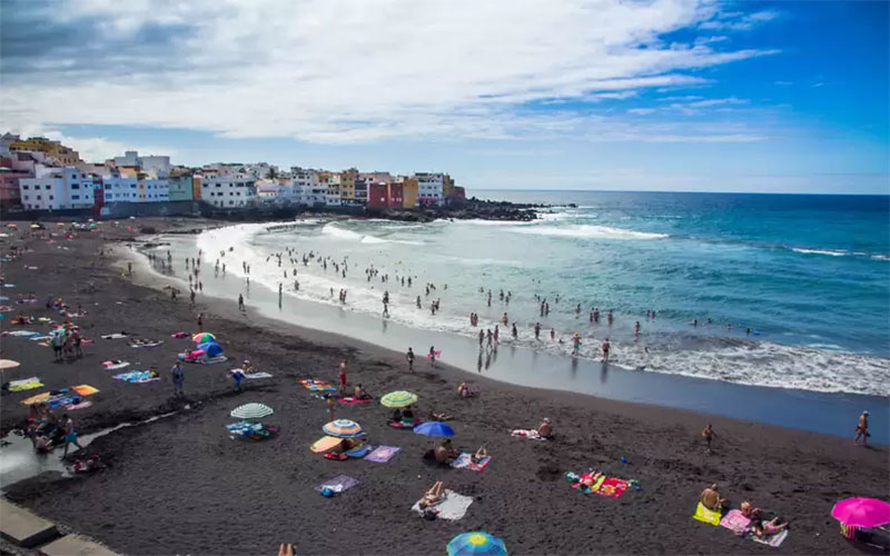 Black Sands Beach