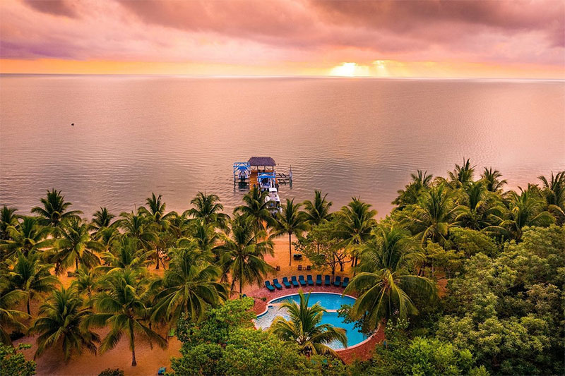 Hamanasi Adventure   Dive Resort