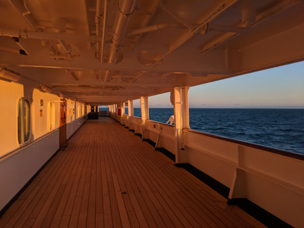 Can I visit international ports during a closed loop cruise