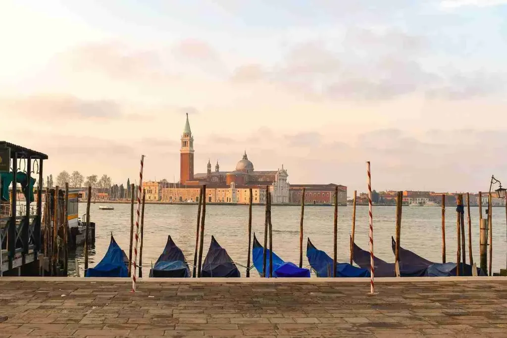 Easter 2026 Travel Guide: Dates, Destinations, and Planning Tips