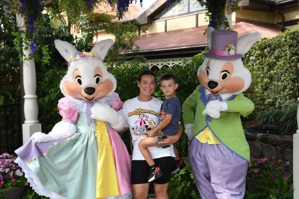 1767108593452_mr and mrs easter bunny magic kingdom 600x400