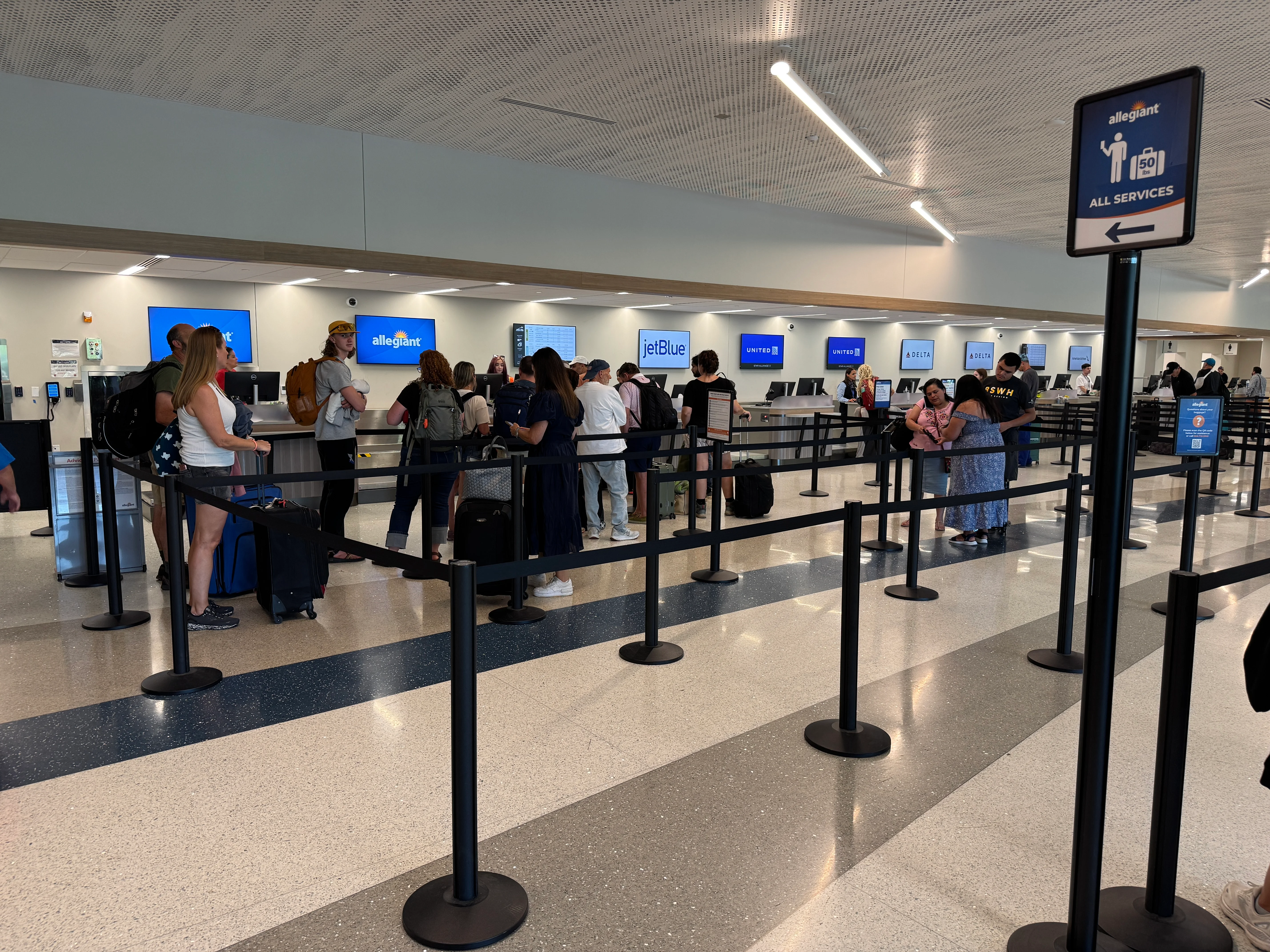 1771082812506_Allegiant A320 AVL HOU check in