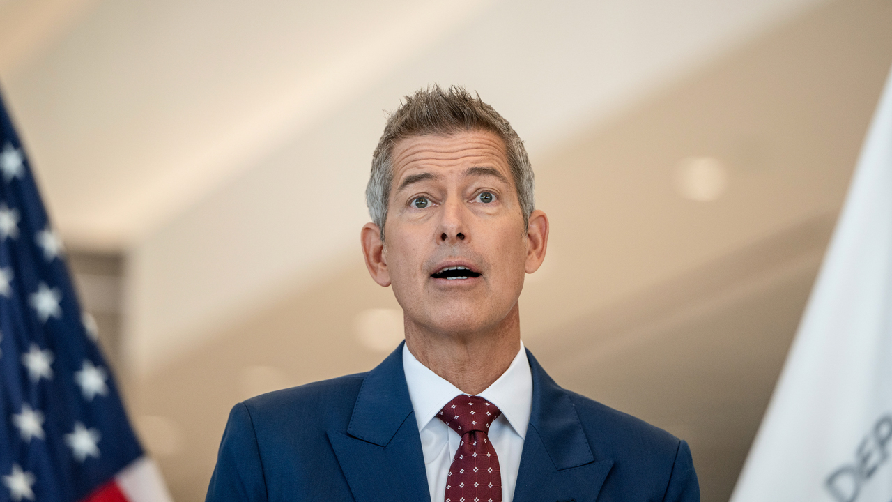 1773674074084_transportation secretary sean duffy