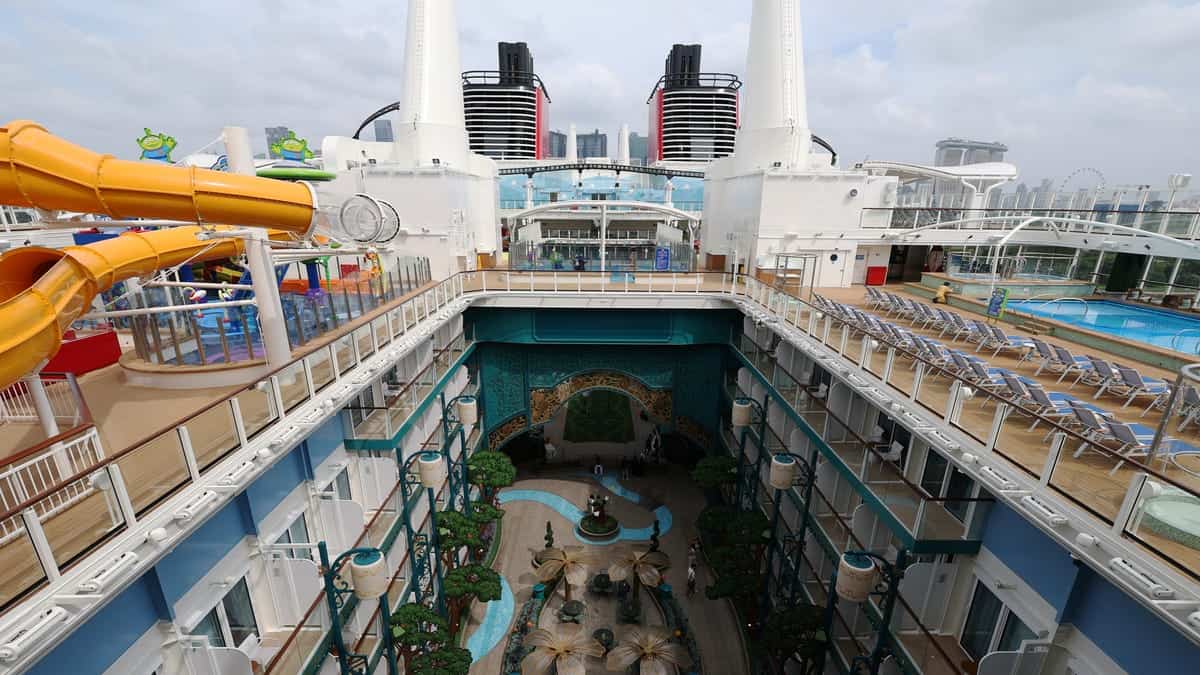 1778854451129_90029390007 20260309 t 065926 z 1165875445 rc 2 q 0 ka 4 y 7 sl rtrmadp 3 waltdisneycruisesingapore