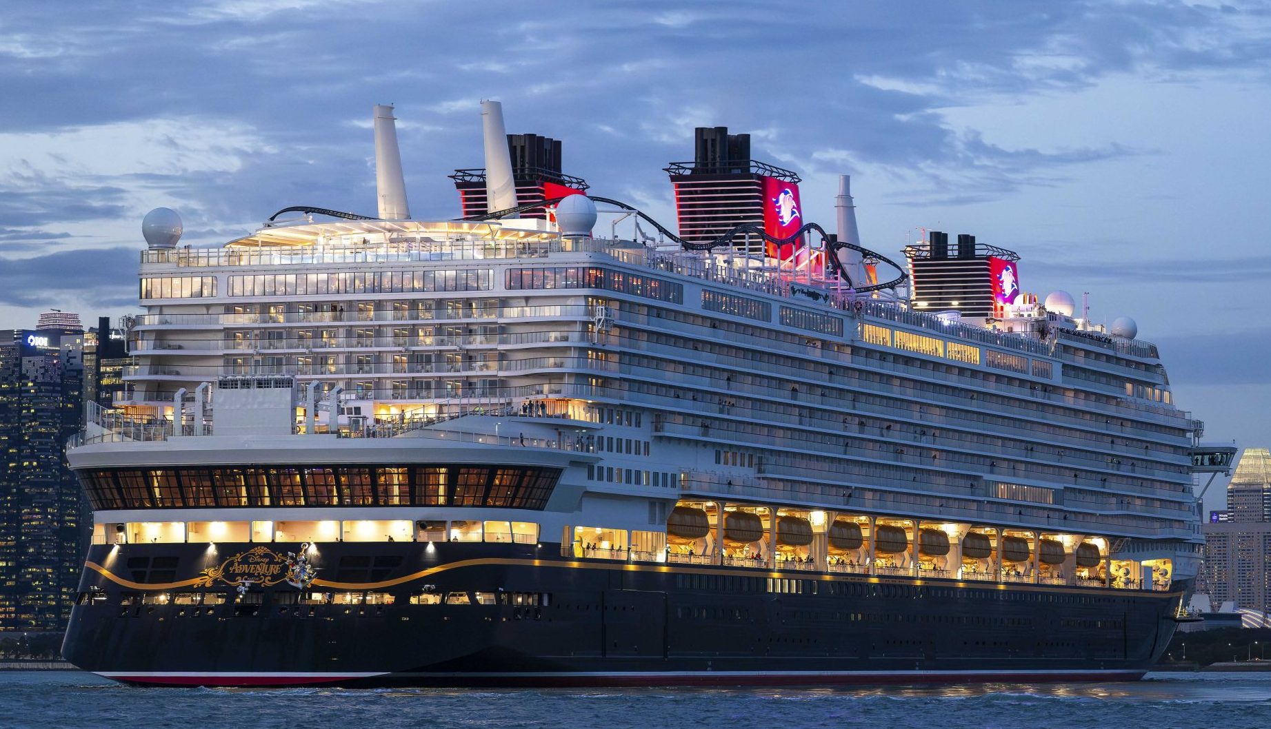 1778854451480_Disney Adventure Singapore Arrival 3 scaled e1772576543782
