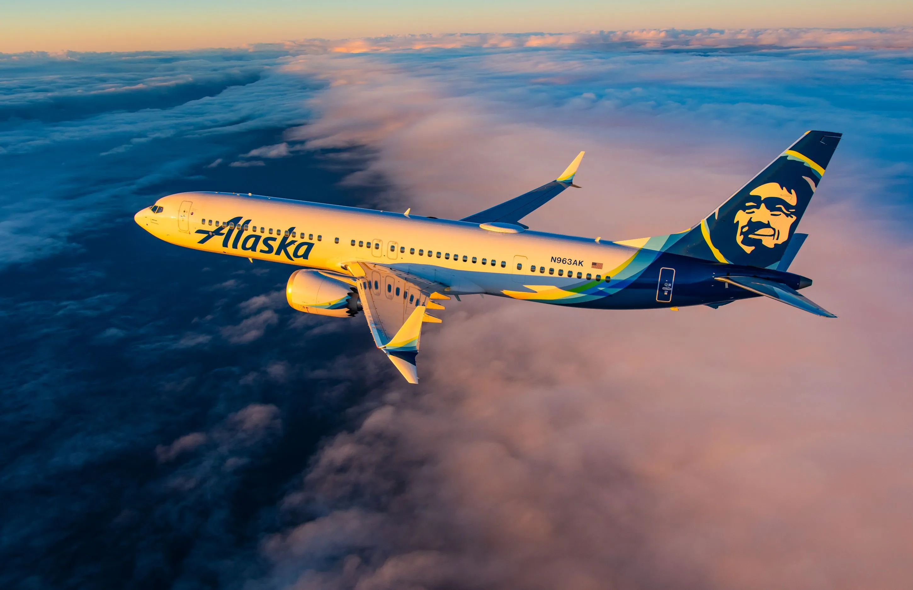 1781186988142_MKT_2310_737_MAX_9_air2air_029