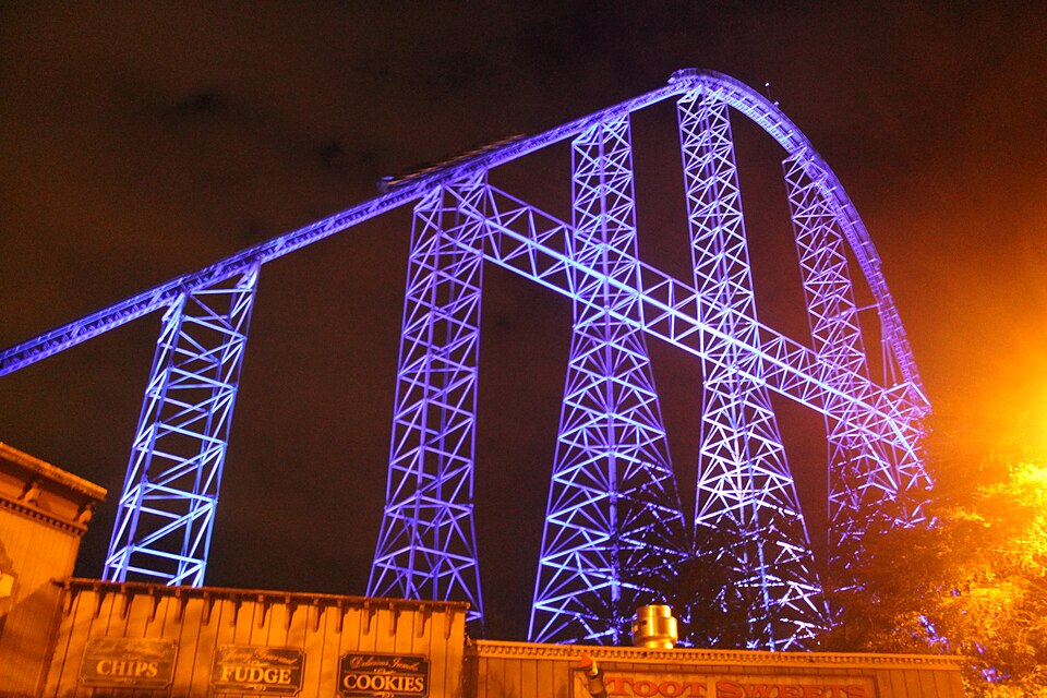 1793027160984_Millennium_Force_lift_hill_at_night
